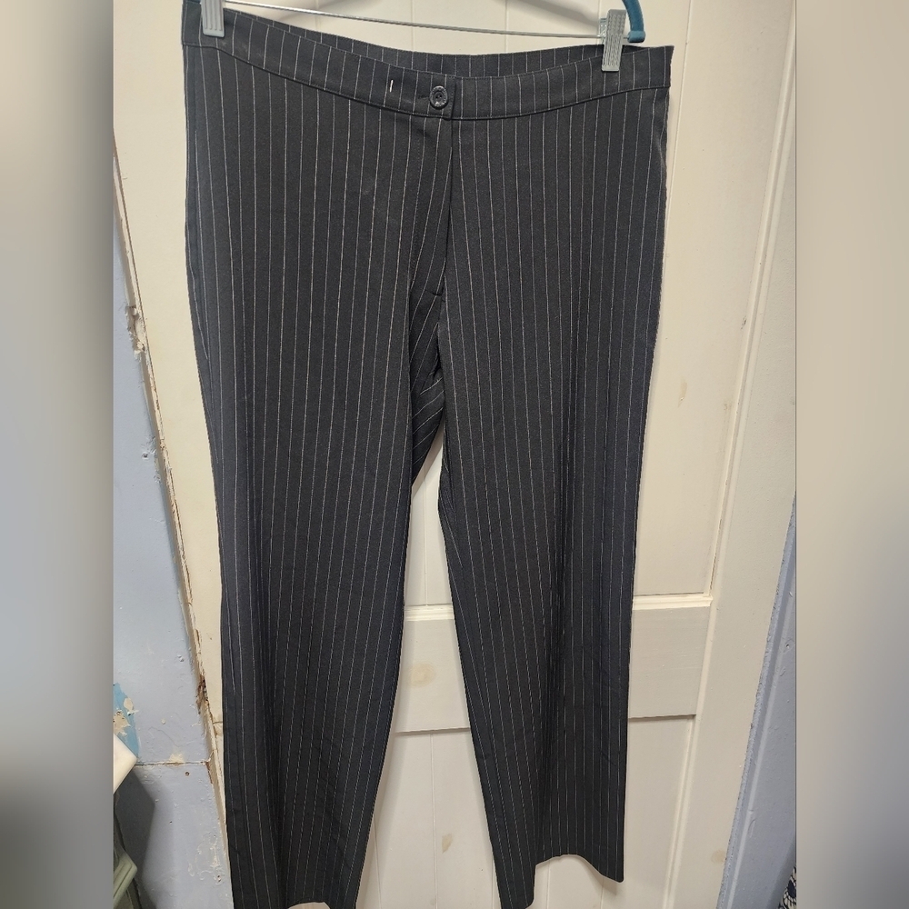 Milena Set Of Black pinstripe pants with matching top. Size XL - Picture 2 of 7